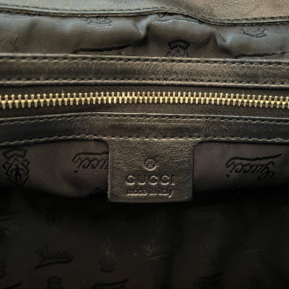 Elegant Authentic Gucci Tapestry Handbag - Picture 9 of 15
